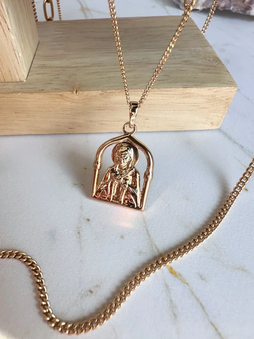 XUPING JEWELRY Колье-чокер с тройной цепочкой и подвеской-иконкой, желтый, фото 5